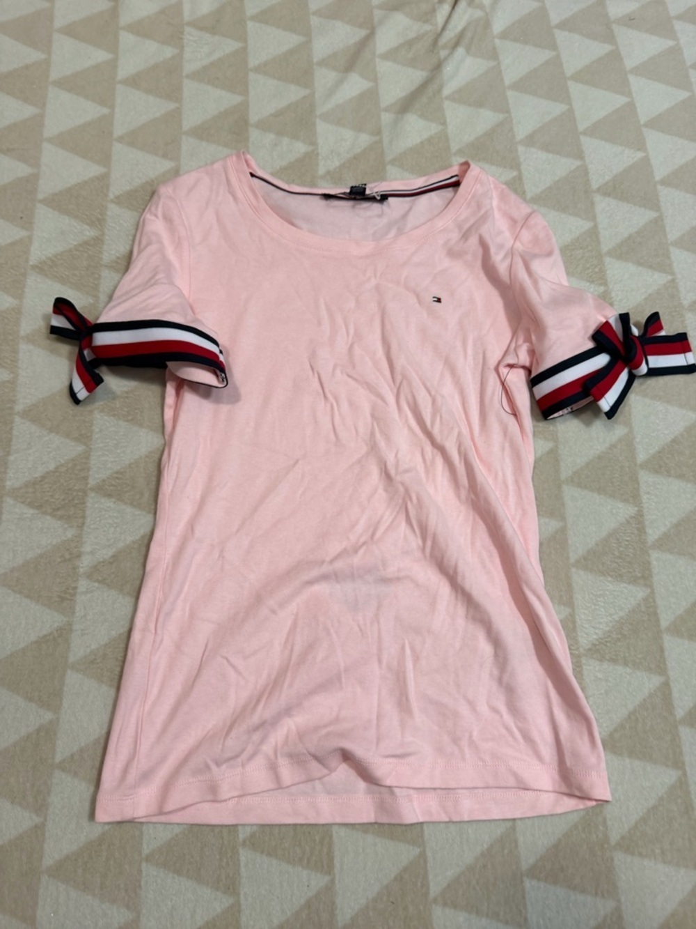 Tommy Hilfiger
Women's Cotton Tie-Sleeve Top pale pink